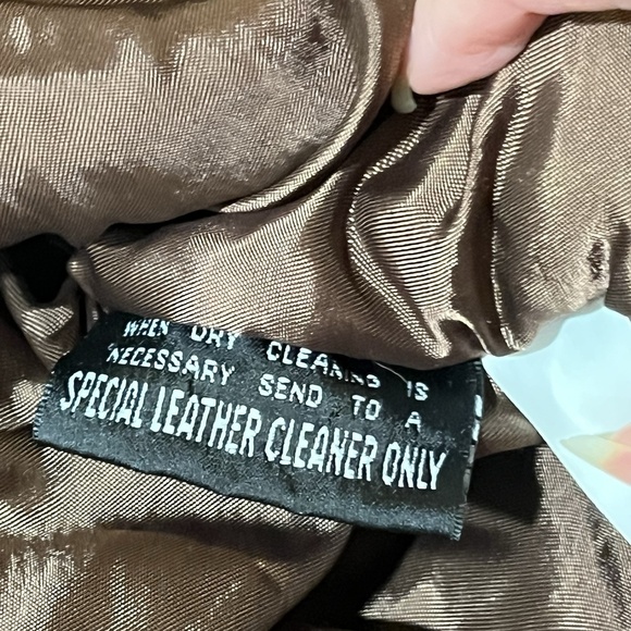 VTG Adventure Bound Wilsons Leather Bomber Jacket Distressed Aviator Moto Crop - Picture 14 of 16